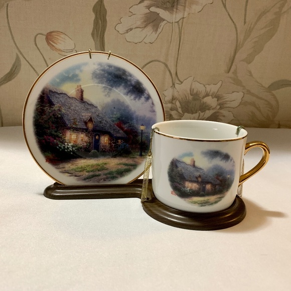 Thomas Kinkade Painter of Light "Moonlight Cottage" Cup & Saucer on Stand - Picture 1 of 2